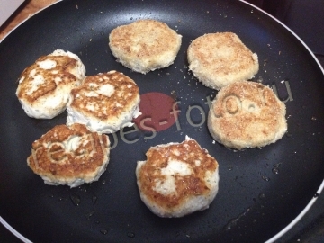 Диетические котлеты из курицы с творогом