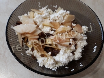 Диетические сырники с овсяной мукой с яблоками в духовке
