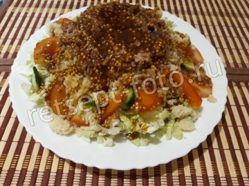 Салат с кускусом и тунцом