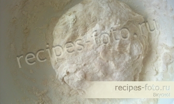 Домашняя пицца с курицей и сыром