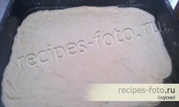 Домашняя пицца с курицей и сыром
