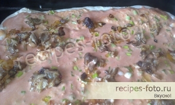 Домашняя пицца с курицей и сыром
