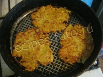 Драники картофельные с морковью без лука