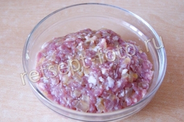 Дрожжевой пирог с мясом и яйцом