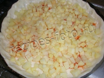 Дрожжевой пирог с мясом и картошкой