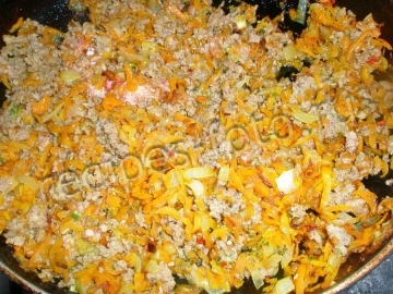 Фаршированные баклажаны с фаршем и овощами в духовке