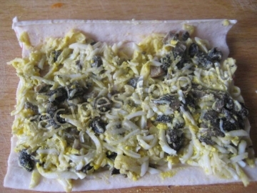 Фаршированные крабовые палочки грибами и сыром