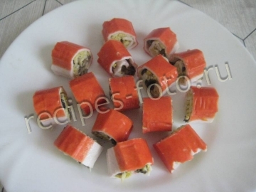 Фаршированные крабовые палочки грибами и сыром