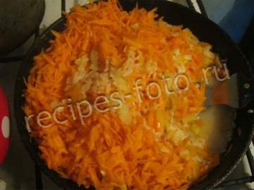 Фаршированные перцы с рисом и морковью в духовке