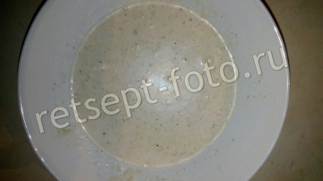 Фаршированный карась с чесноком на сковороде