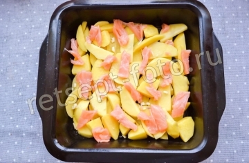 Форель с картошкой в сливках в духовке