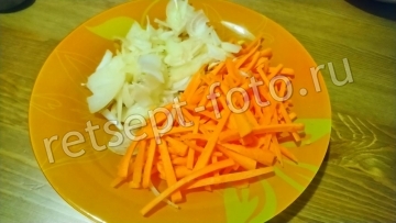 Фунчоза с овощами и соевым соусом
