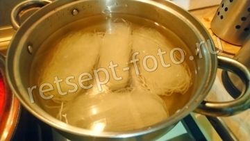 Фунчоза с овощами и соевым соусом