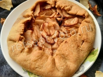Галета с яблоками и корицей