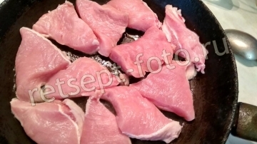 Горячая сковородка с мясом и овощами