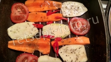 Горячая сковородка с мясом и овощами