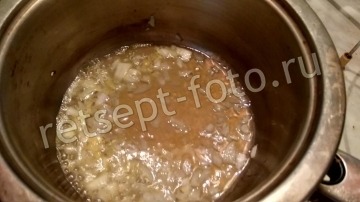 Горячая сковородка с мясом и овощами