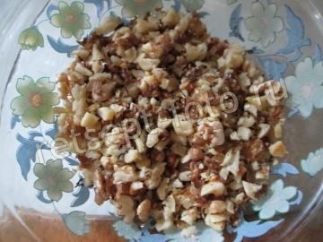 Горячие бутерброды с яйцом, сыром и орехами