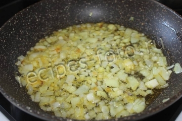Гороховый суп на свиной кости с мясом