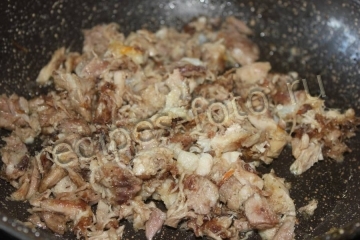 Гороховый суп на свиной кости с мясом