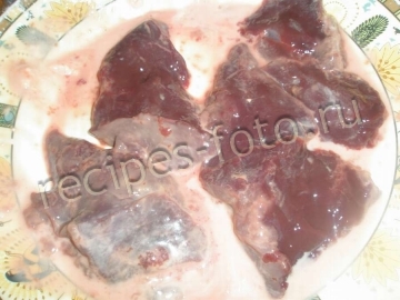 Говяжья печень с яблоками и луком по-берлински
