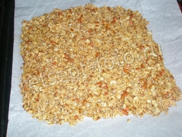 Гранола с орехами, кунжутом и семечками