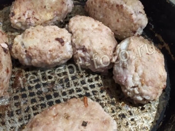 Гречаники с фаршем в томатном соусе