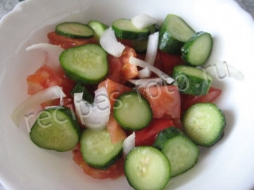Греческий салат с курицей
