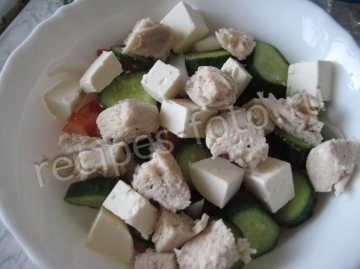 Греческий салат с курицей