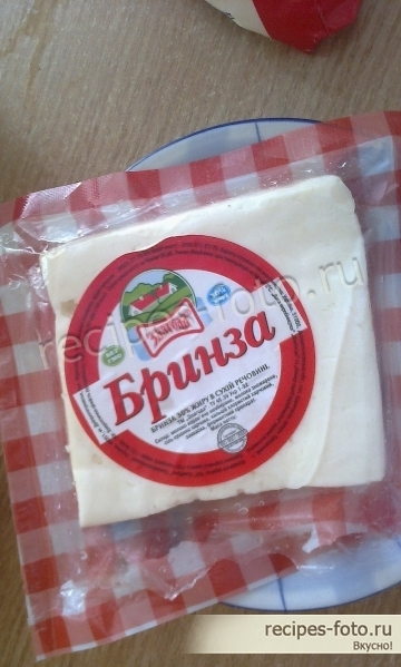Греческий салат с брынзой и перепелиными яйцами