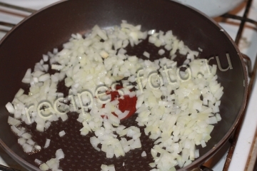Гречка с куриными сердечками в горшочке
