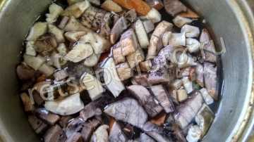 Гречка с лесными грибами и мясом