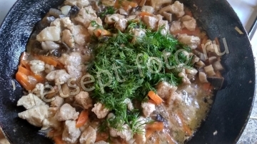 Гречка с лесными грибами и мясом
