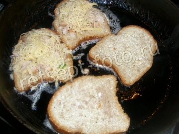 Гренки с курицей и сыром