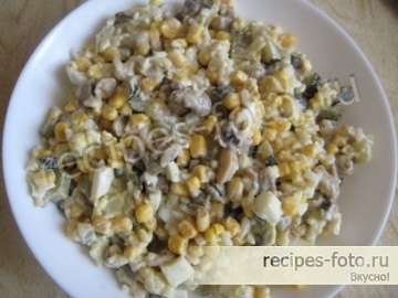 Грибной салат с кукурузой и рисом