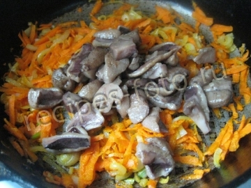 Грибной суп с перловкой и картошкой