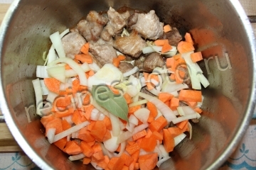 Густой картофельный суп с мясом