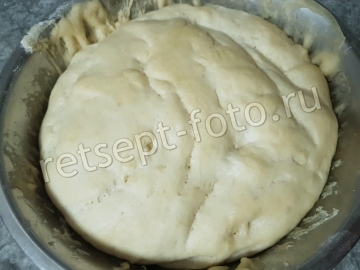 Хачапури лодочки с сыром, колбасой и грибами