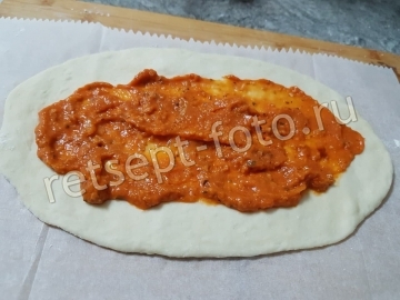 Хачапури лодочки с сыром, колбасой и грибами