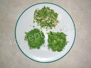 Холодный свекольник с курицей на айране (кефир и минеральная вода)