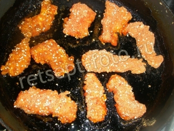 Хрустящие куриные палочки с кунжутом
