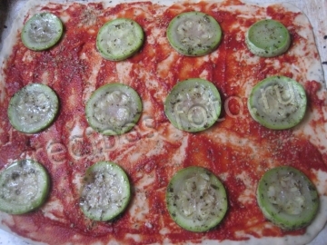 Овощная пицца с кабачками
