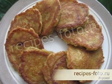 Яблочные оладьи с корицей