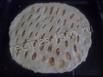 Яблочный сдобный дрожжевой пирог