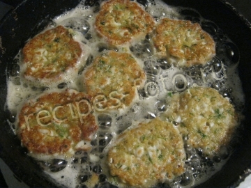Яичные котлеты с манкой и зеленью