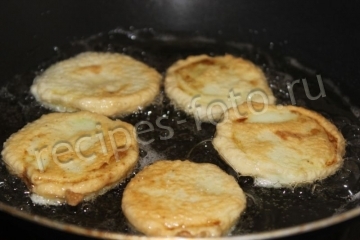 Кабачки жареные в кляре с яйцом