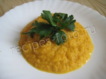 Кабачковая икра с помидорами и луком