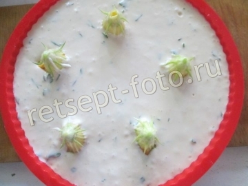 Кабачковый пирог с фаршем и цветами кабачков
