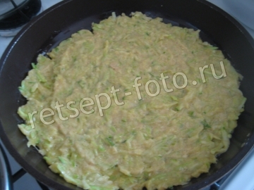 Кабачковый торт с грибами, сыром и помидорами