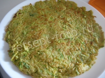 Кабачковый торт с грибами, сыром и помидорами